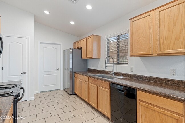 Building Photo - 60958 Cantle Ct