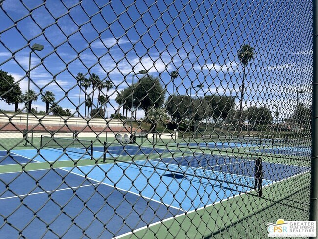 Building Photo - 73450 Country Club Dr