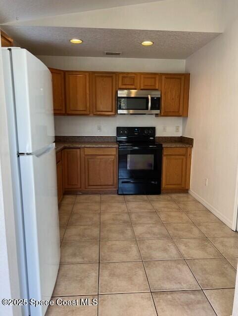 Building Photo - 4570 Fay Blvd