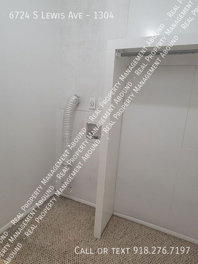 Building Photo - 6724 S Lewis Ave