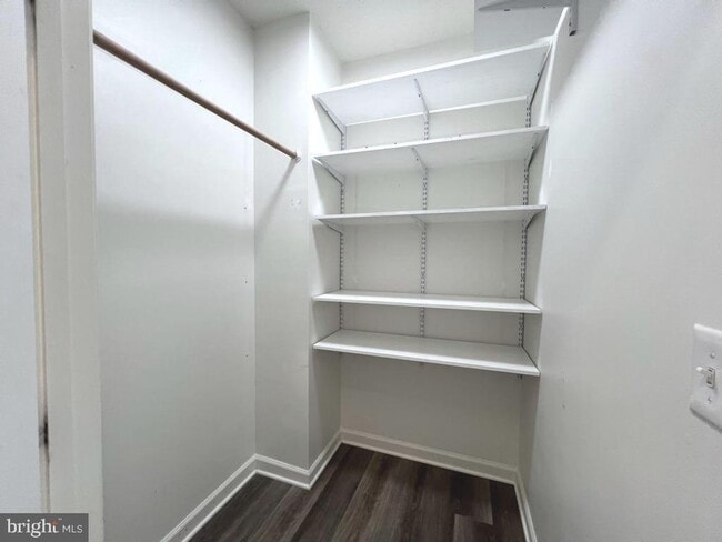 Building Photo - Beautiful 2 bedroom 2 baths condo in the gated community of Chestnut Point.