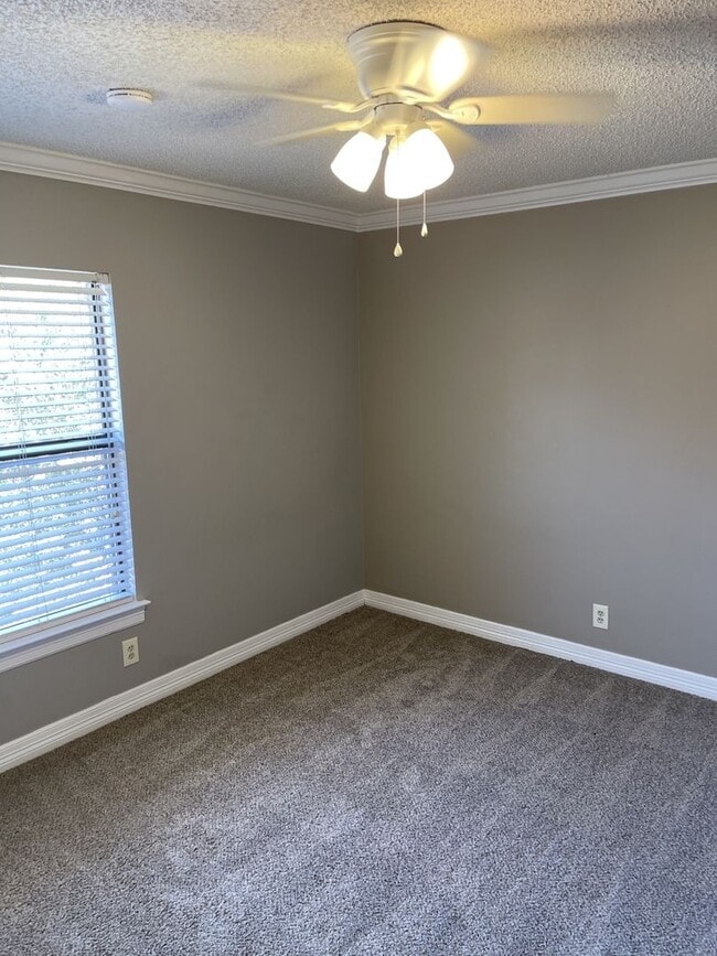 Building Photo - THE GARDENS OF CANYON