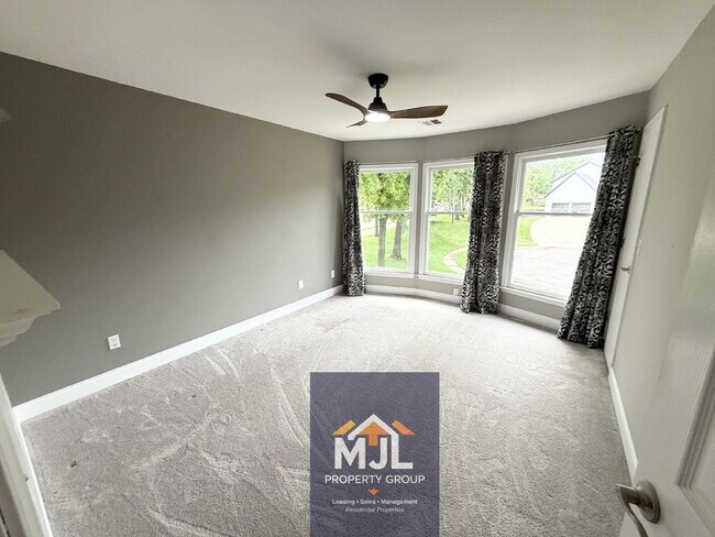 Building Photo - Executive 5 BR Cul-de-Saq Home In Blue Valley Schools | Private Wooded View | Finished Walkout Ba...