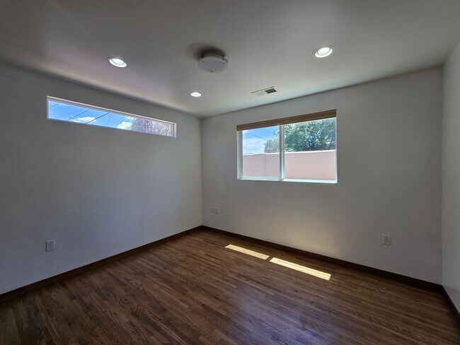 Building Photo - 127 Sereno Dr
