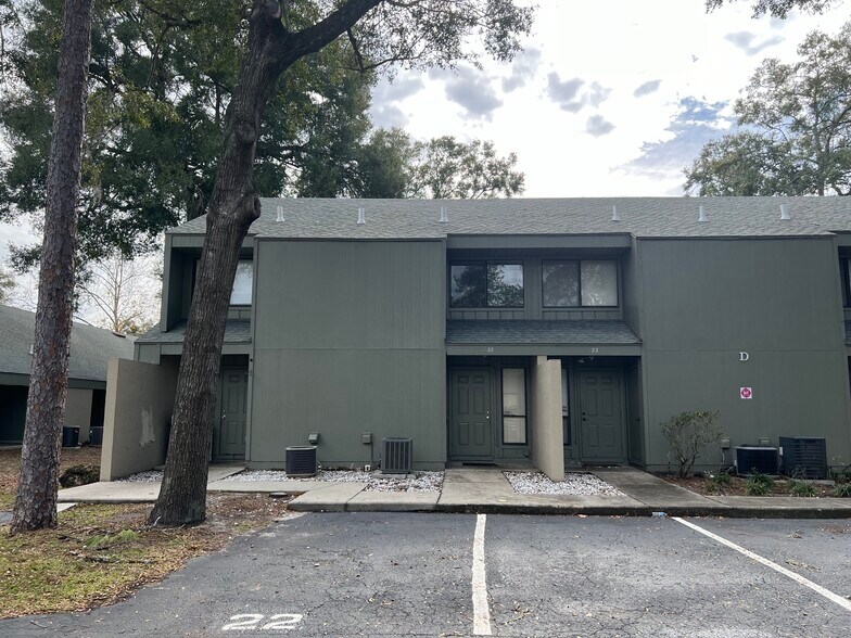 Building Photo - 7200 SW 8th Ave