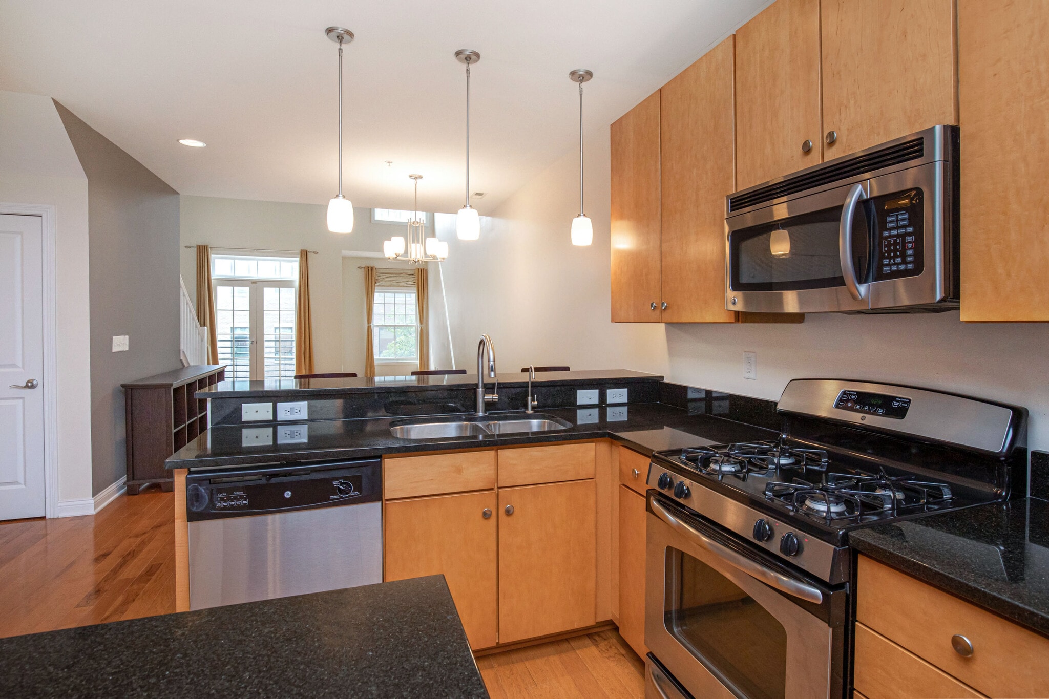 Building Photo - 517 N Park Ave