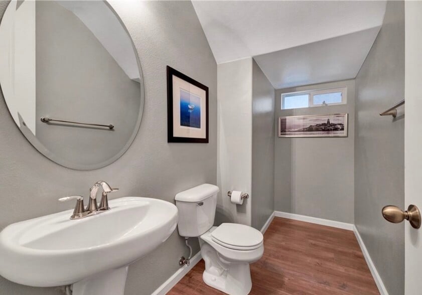 Down stairs bathroom - 31439 Arena Dr