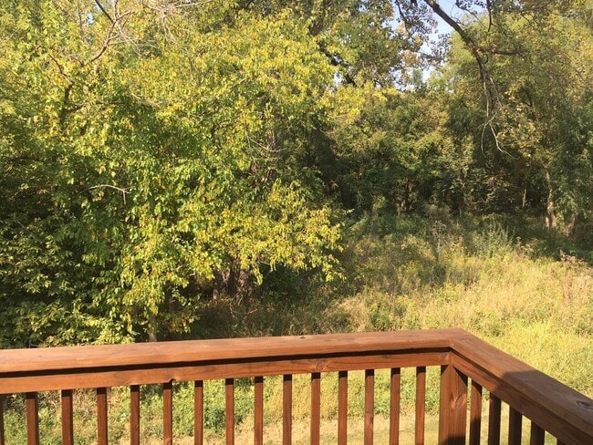 Building Photo - 460 RJ Dr