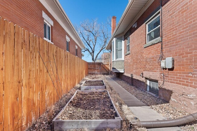 Building Photo - Sunny Two-Story Wash Park Bungalow