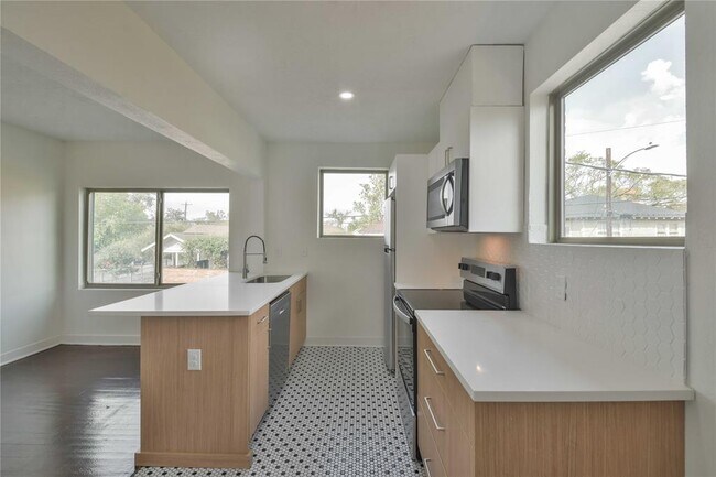 Building Photo - 4203 Rusk St