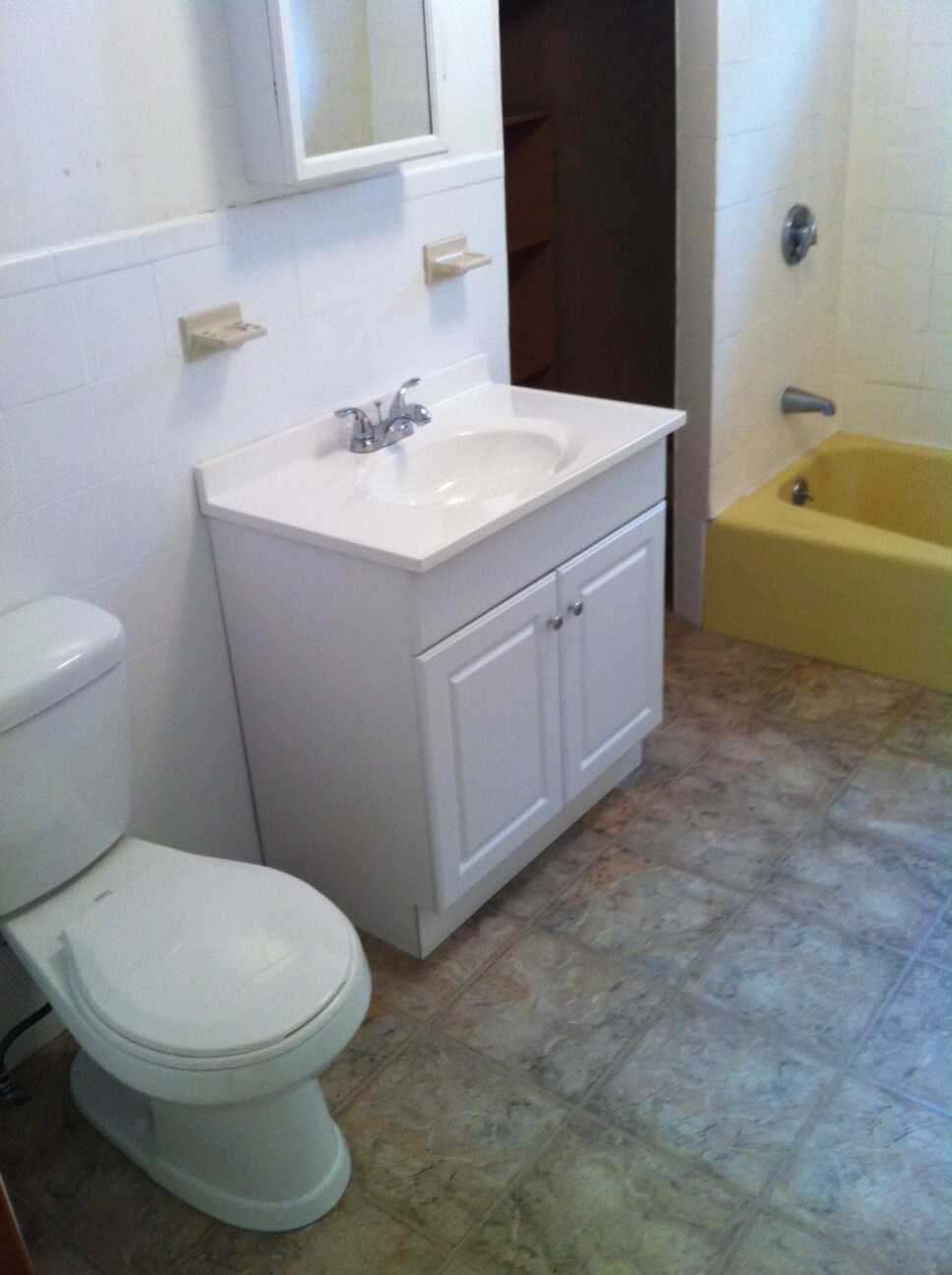 Bathroom - 57 Shannon St