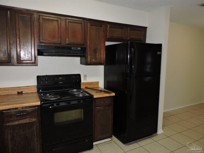 Building Photo - 3145 Cedarwood Village Ln