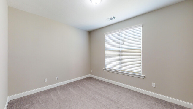 Building Photo - 912 Williford Run Dr