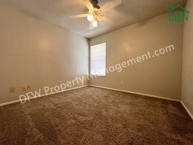 Building Photo - Charming Single-Story 2/2 Duplex with 2-Car Garage Just Steps from Your Back Door – Arlington, TX