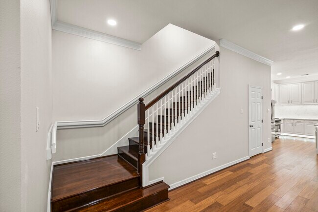 Building Photo - 4023 Breakwood Dr