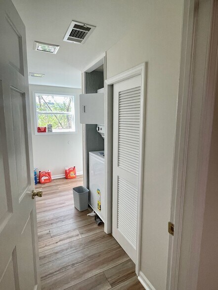 Building Photo - 307 Walnut St