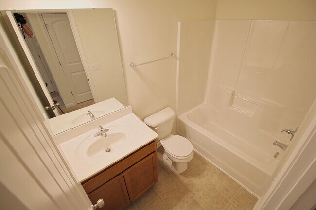 Building Photo - 753 Maypearl Ln
