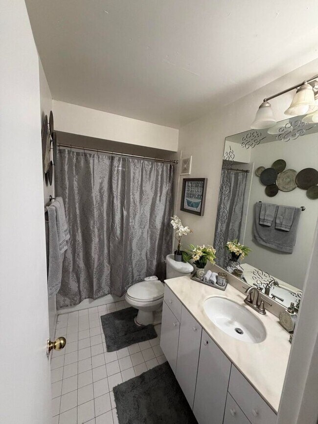 Building Photo - 10343 Greenhouse Rd