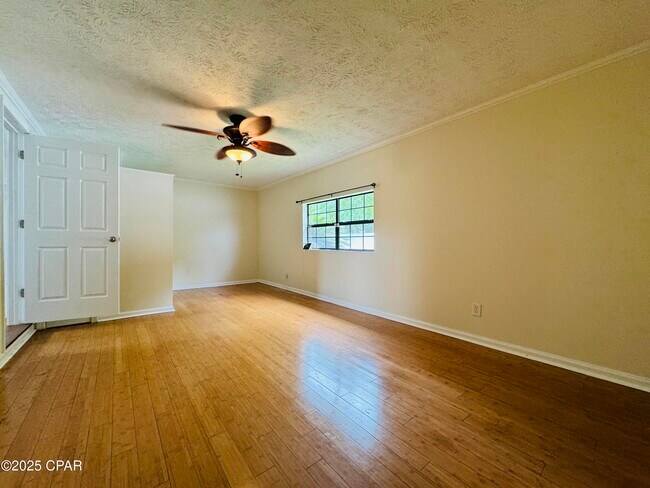 Building Photo - 5308 Lance St