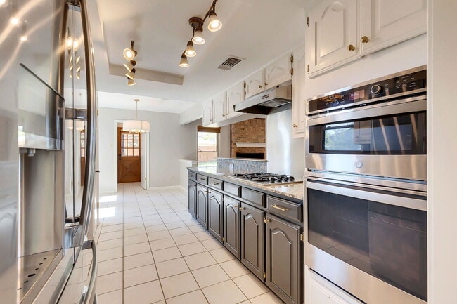 Building Photo - 5309 Beckett Cir