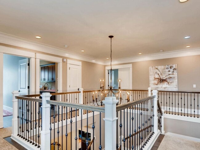 Building Photo - Highly desirable location and floor plan.