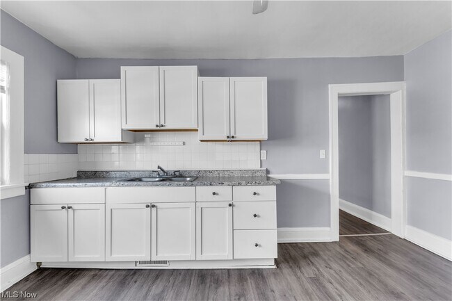 Building Photo - 4657 Warner Rd