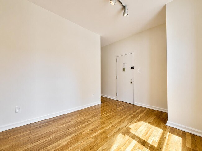 Floorplan - 3135 Broadway