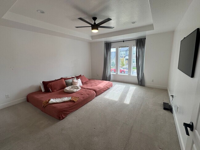 Building Photo - Beautiful Saratoga Springs home for rent!