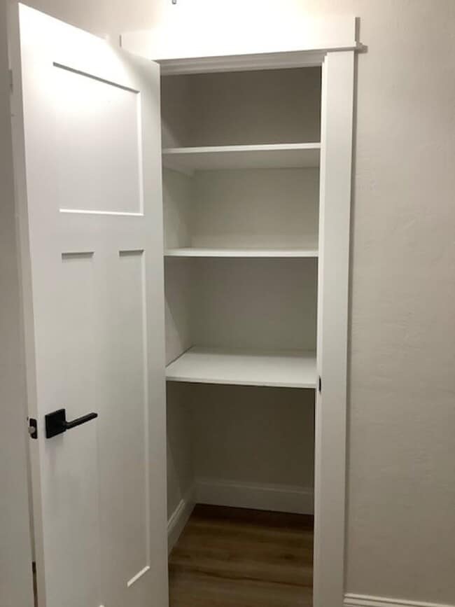 Building Photo - 2077