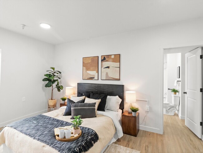 Building Photo - 404 E 5600 S