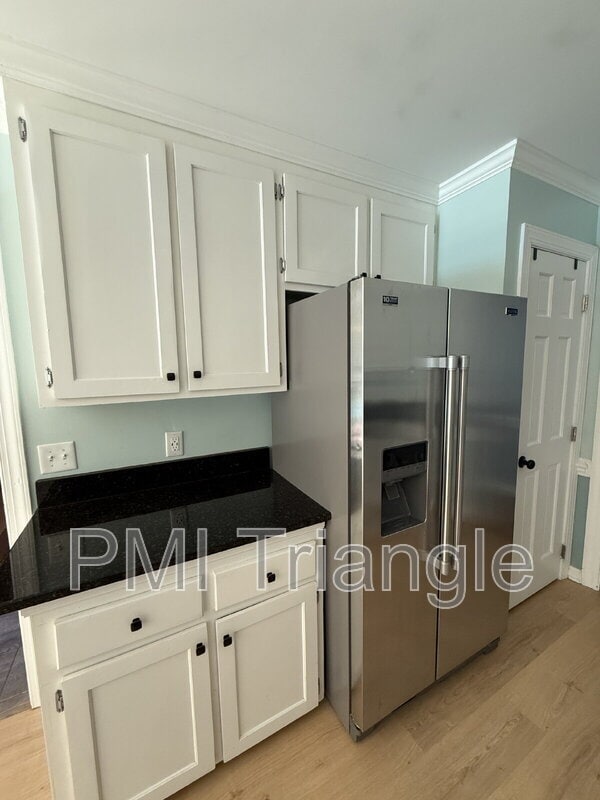 Building Photo - 4301 Ellinwood Dr