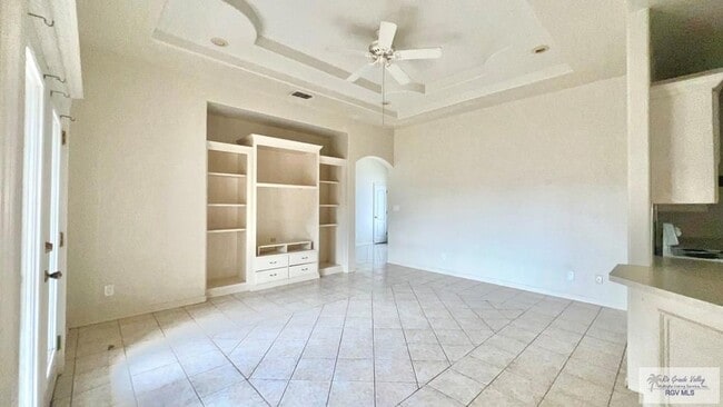 Building Photo - 25 La Paz Ct