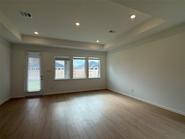 Building Photo - 9738 Rialto Hts Dr
