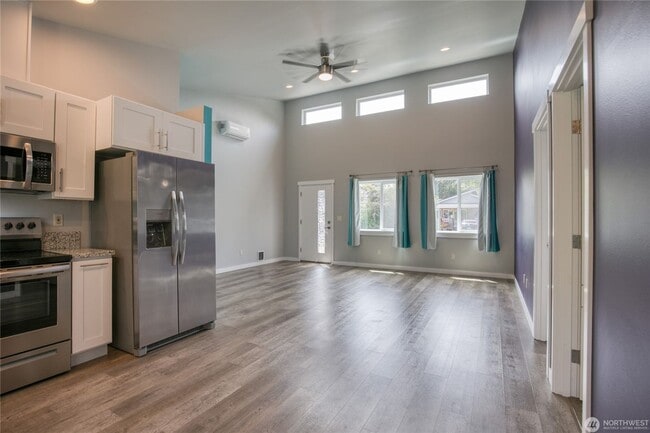 Building Photo - 2 bedroom close to the beach