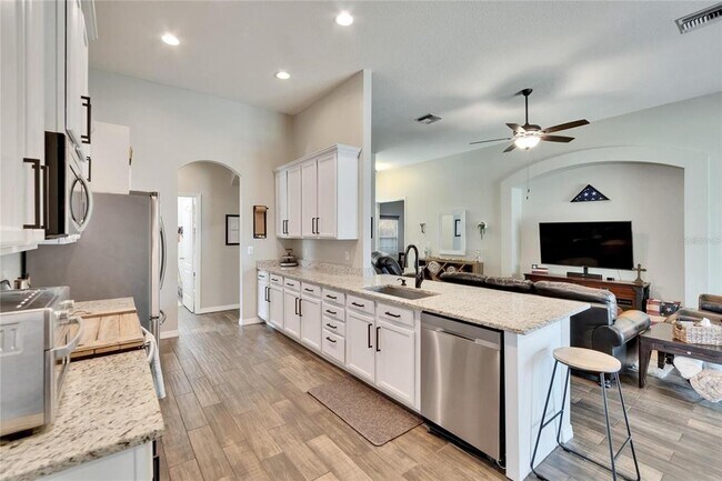 Building Photo - 12802 Cattail Shore Ln