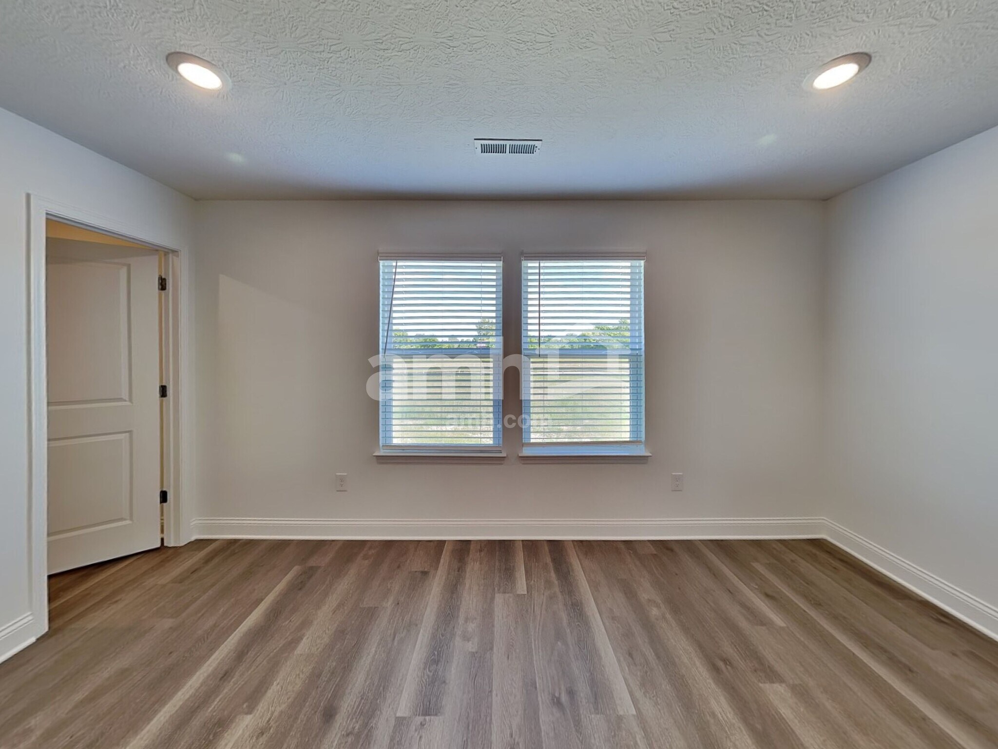 Building Photo - 9172 Henley Ave