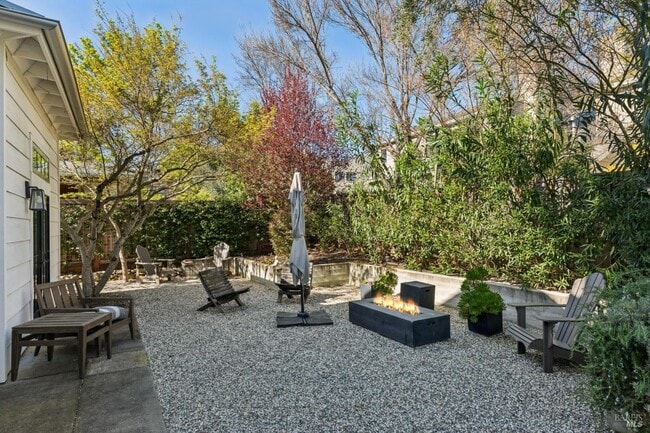 Building Photo - 1810 Quail Ct