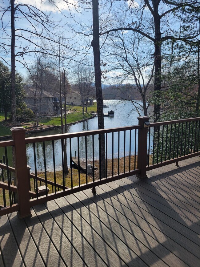 Building Photo - 116 Knollwood Ln