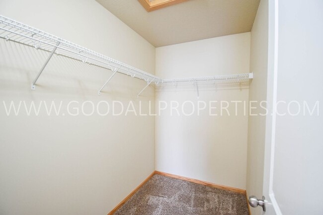 Building Photo - FALL SPECIAL!! Reduced $225 to $1495 !!! 2...