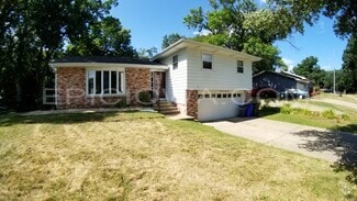Building Photo - 2151 Birchwood Dr NE