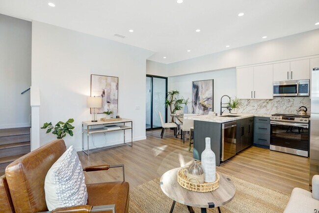 Building Photo - COASTAL LIVING AWAITS IN PACIFIC BEACH! 3 Bed | 2 Bath | $5,995 / mo