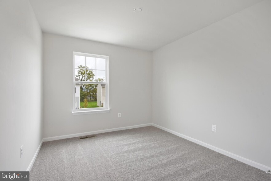 Building Photo - 121 Solstice Way