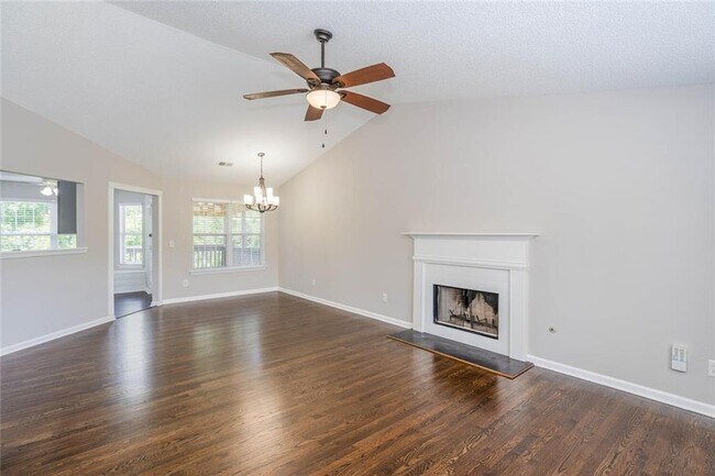 Building Photo - 3272 Peach Ct