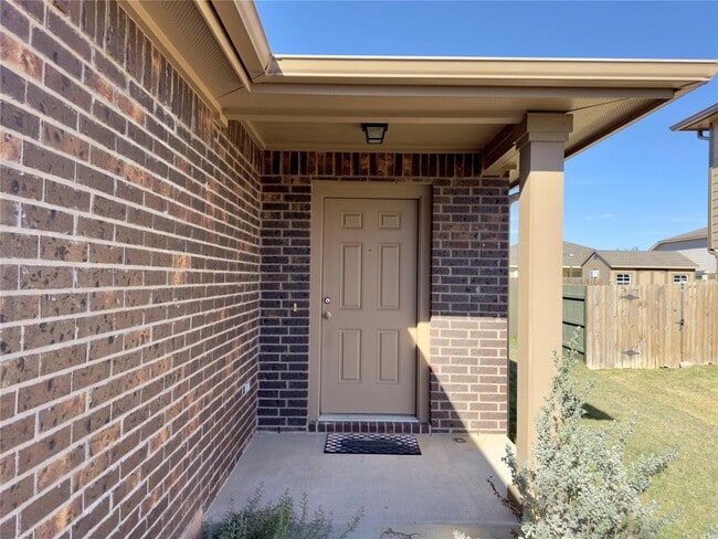 Building Photo - 315 Wildcat Dr