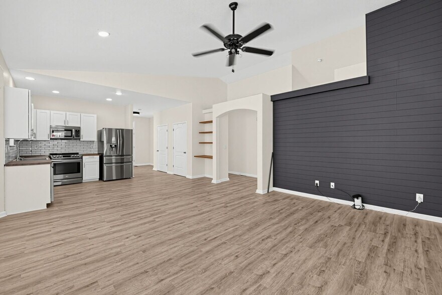 Building Photo - 1657 Dyer Loop