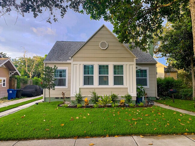 Primary Photo - 860 13th Ave S