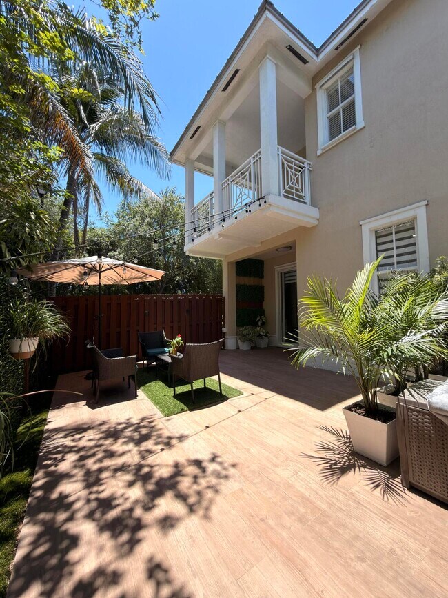 Building Photo - 7407 NW 108th Path