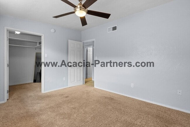 Building Photo - Two Bedroom Home with Guest House