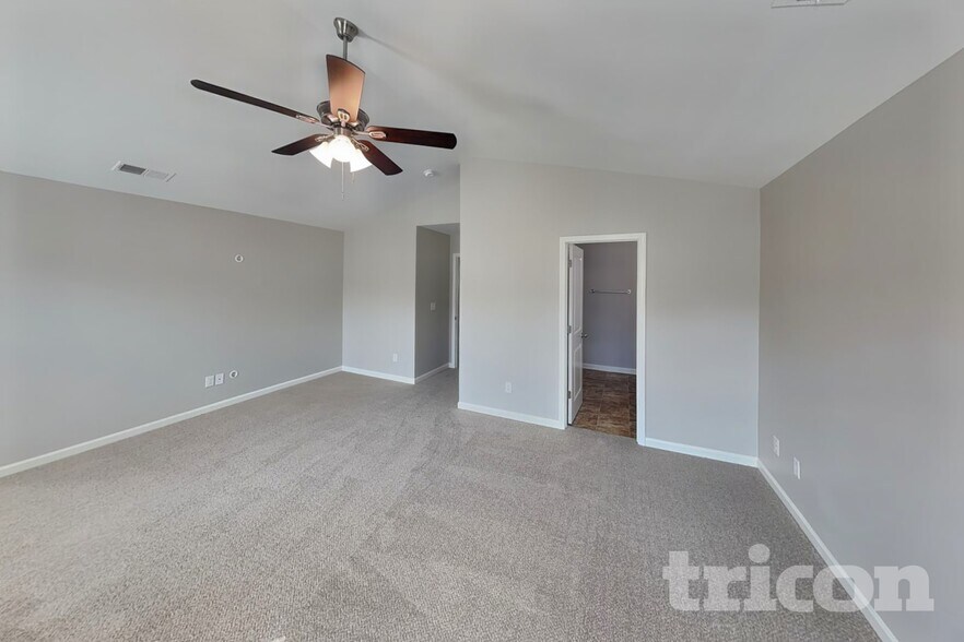 Building Photo - 152 King William Dr
