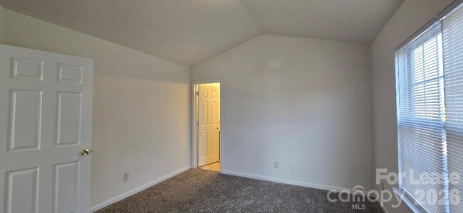 Building Photo - 5320 Peach Pl Ln